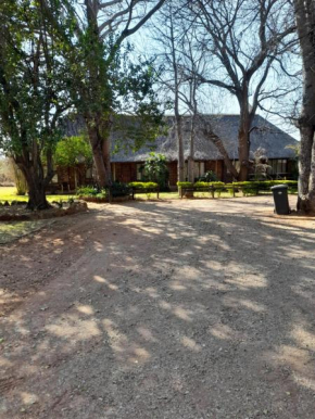 Lapa Lê Lê Lodge